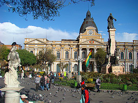 Plaza Pedro Murillo s vl&aacute;dn&iacute;m pal&aacute;cem