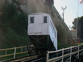 Funicular - typick&aacute; pozemn&iacute; lanovka